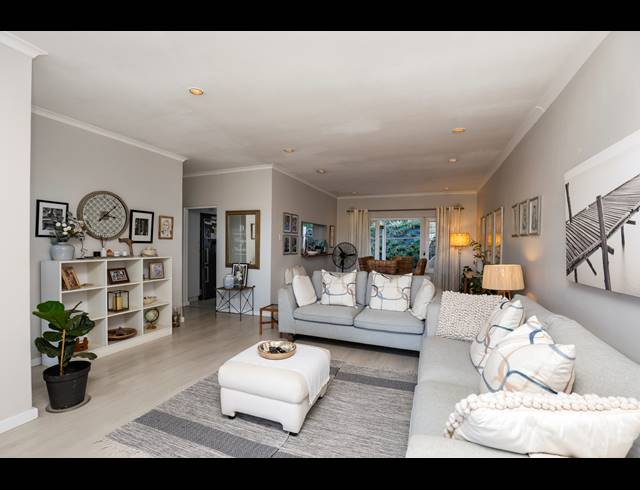 3 BEDROOM SIMPLEX FOR SALE IN UMGENI PARK